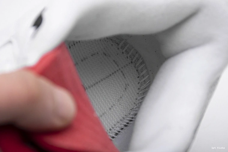 Free Line 3 Cement Retro Jordan  Throw 923096-101 White 1112